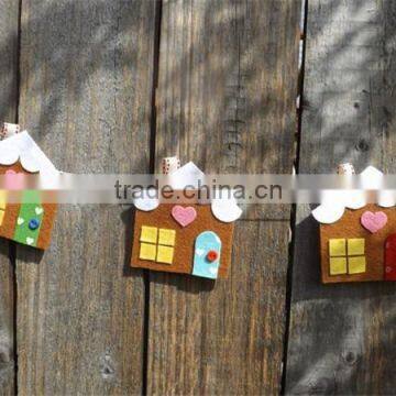 Hot sell Gingerbread House Garland Christmas Garland made in China