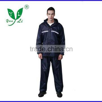 Fishing gear reflective thickened rainwear with a pocket for men