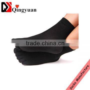 men solid five-toe socks