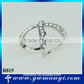 2016Fashion product alloy ring cross rhinestone silver plating R815