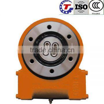 Solar tracking system slew worm drive