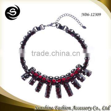 Crystal necklace for 2015 gemstone jewelry plated in gun black with shining jewelry display showcase manufactured in Yiwu China