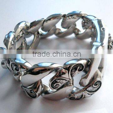 2012 Hot sale stainless steel big fashion bracelets with skull head for men AB013