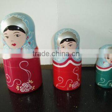 Hand painting dolls