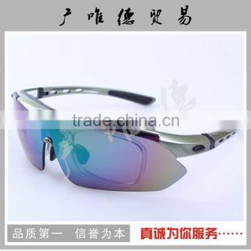 Wholesale Fashion Sport Sunglasses For Unisex