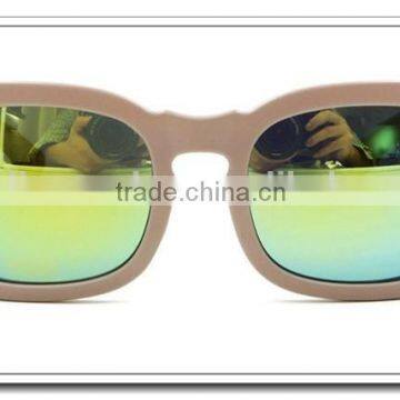 2015 Latest High Quality CE Approval Unisex Handmade Wooden Sunglasses photo-2