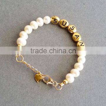 Wholesale engraved letter gold charm bead bracelet pearl bracelet