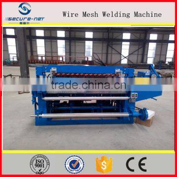 Welded rolling wire mesh making machine