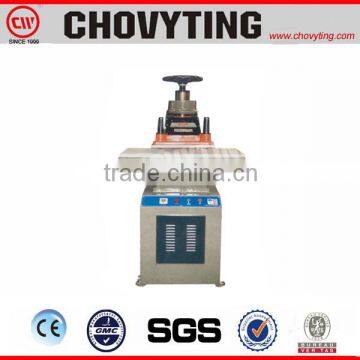 Hydraulic plastic punching machine