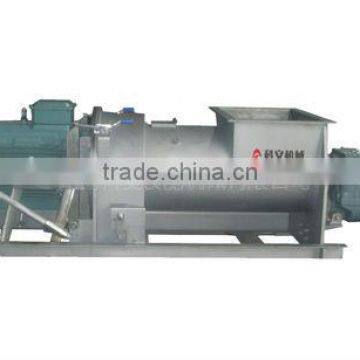 Fruit and vegetable crushing machine