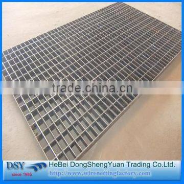 The best price and Professional manufacture heavy duty galvanized welded steel grating