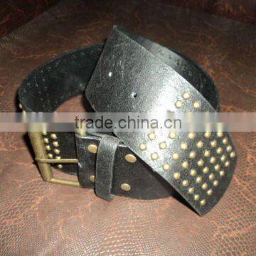 belt with rivet