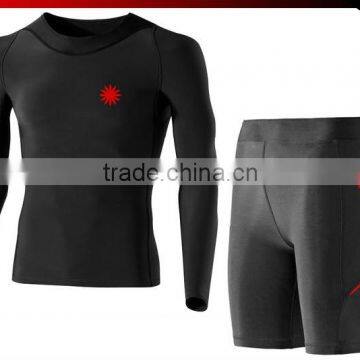 men comperssion wear top tight and shorts