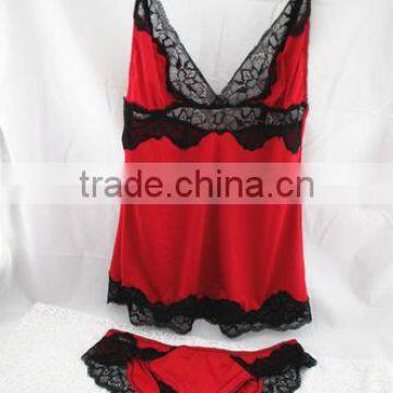 Comfortable Lingerie Camisole Set with Sexy Lace Trim (EPB299)