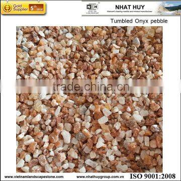 Tumbled onyx pebble