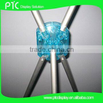 Telescopic pole X stand