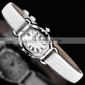 2016 Top Grade White Tonneau Fashion Diamante Lady's Quartz Wrist Watch
