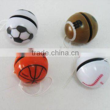 Sports ball yoyo