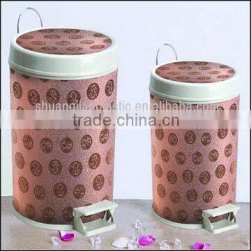 Plastic garbage can with good design and nice pattern