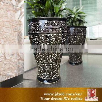 Modern style excellent quality glazed white point black ceramic flower pots for hall decor