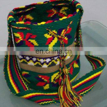 Mochilas wayuu, colombian bags, made by indigenas