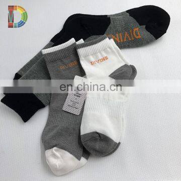 New Infrared Heat Yarn Knitted Crew Antibacterial Socks photo-4