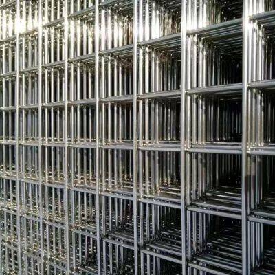 Eco-Friendly Welded Wire Mesh Panel Easily Assembled for Fencing Applications photo-4