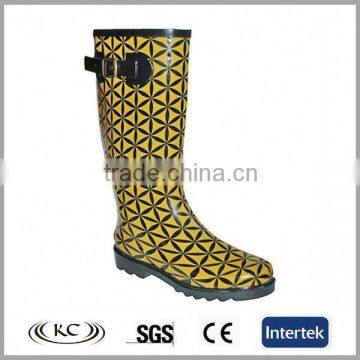 low price hotsale rubber dot dots fashion boots