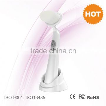 CE ROHS approved batterry operated skin pore sonic facial cleansing brush new facial cleaning brush in home