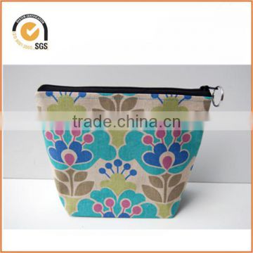 Vintage Cottage Flower Print / Makeup Bag / Cosmetic / Zipper Pouch By Chiqun Dongguan CQ-H02017