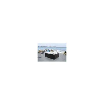 Outdoor freestanding swim pool