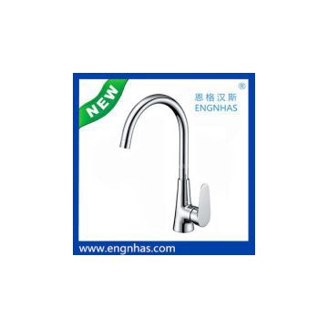 Durable single lever kitchen faucet