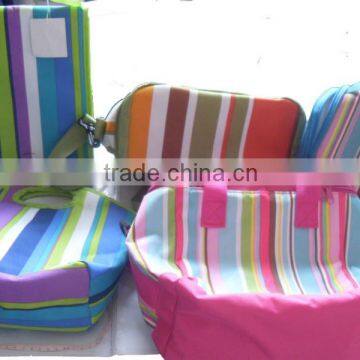 Beautiful striated insulated lunch bags