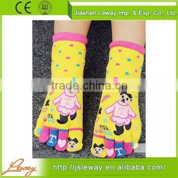 cheap high quality hot sale knitting yellow socks children