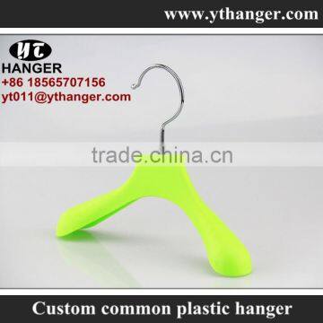 IMY-506 green plastic hangers baby cloth hangers