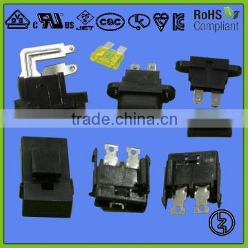 Auto fuse socket