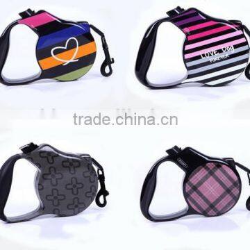 Pet retractable dog leash with flash light
