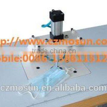 Ultrasonic spot welding machine for mask