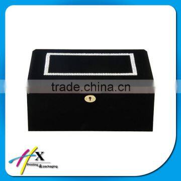 superior quality black glossy Lacquered Cigar Box with key lock competitive price