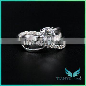 Fashion Design 18K White Gold round 100facets cut Moissanite diamond Rings for wedding
