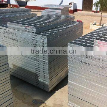 Hot Dipped Galvanized Serrated Steel Grating photo-3