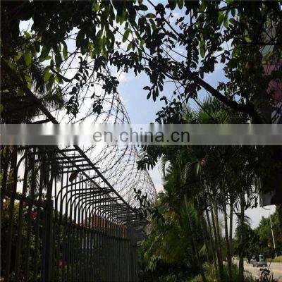 2020 Best Selling ! Electro Galvanized Hot-dipped Galvanized Barbed Wire Fence photo-5