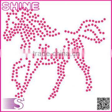 Yiwu New design horse design motif Middle east quality Fashion customized rhinestone heat transfer motif wholesale