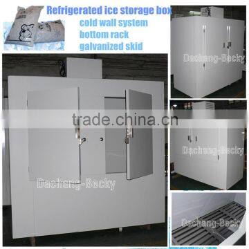 Refrigerated ice storage box with static refrigeration system
