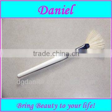 1pcs professional cosmetic brush with Bristle hair makeup brush ,fan brush