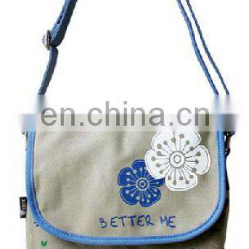Fashional Girls Canvas Messenger Bag photo-4