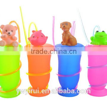 New design animal plastic straw cups