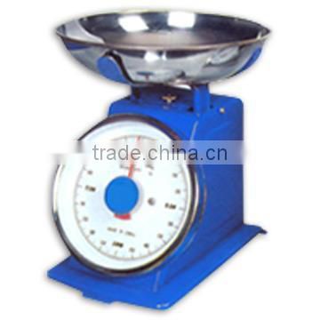 Kitchen balance scale with round pan