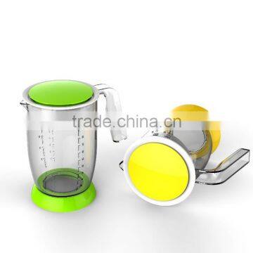 New design! Food grade plastic mixing and measuring beaker