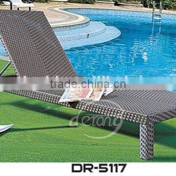 Leisure rattan lounge chair,rattan beach lounge